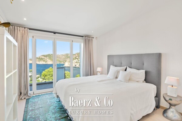 photo 12 Mediterranean Villa with breathtaking sea views on La Mola