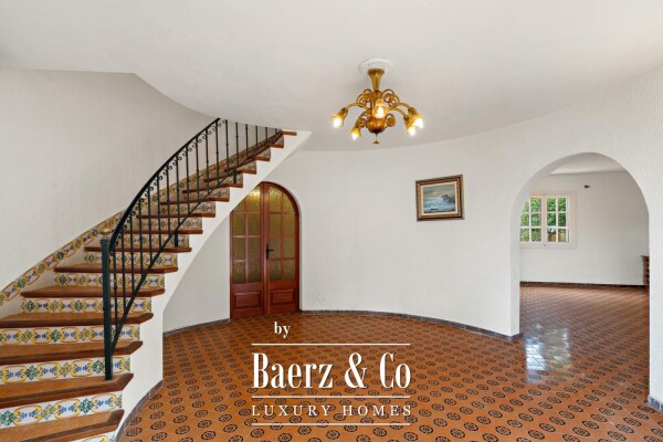 photo 7 House with garden and potential for a swimming pool, just steps from the sea